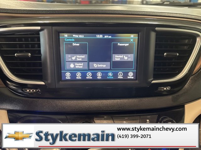 Used 2019 Chrysler Pacifica Touring-L image 24