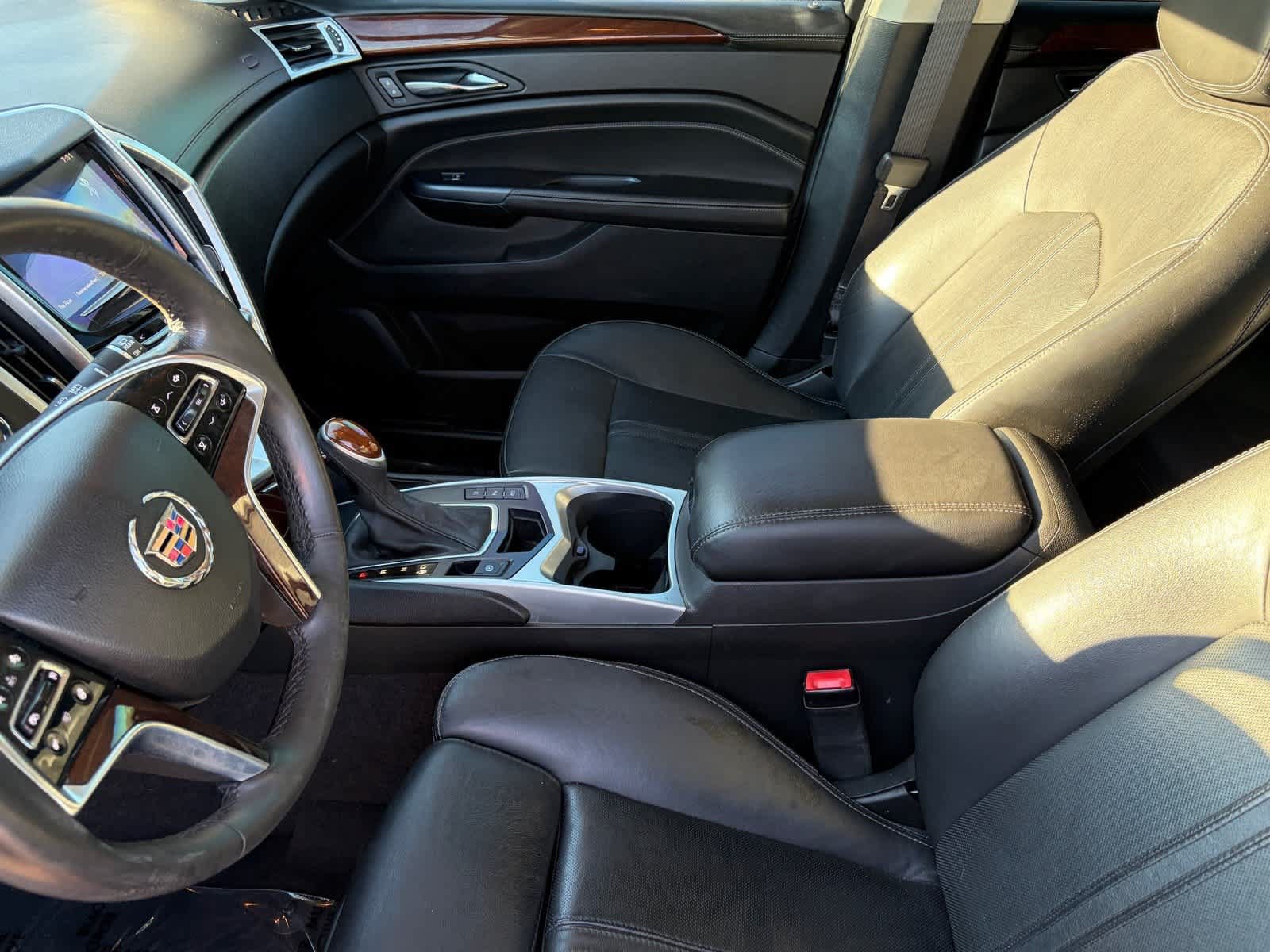 Used 2015 Cadillac SRX Luxury w/ Driver Awareness Package FWD image 2