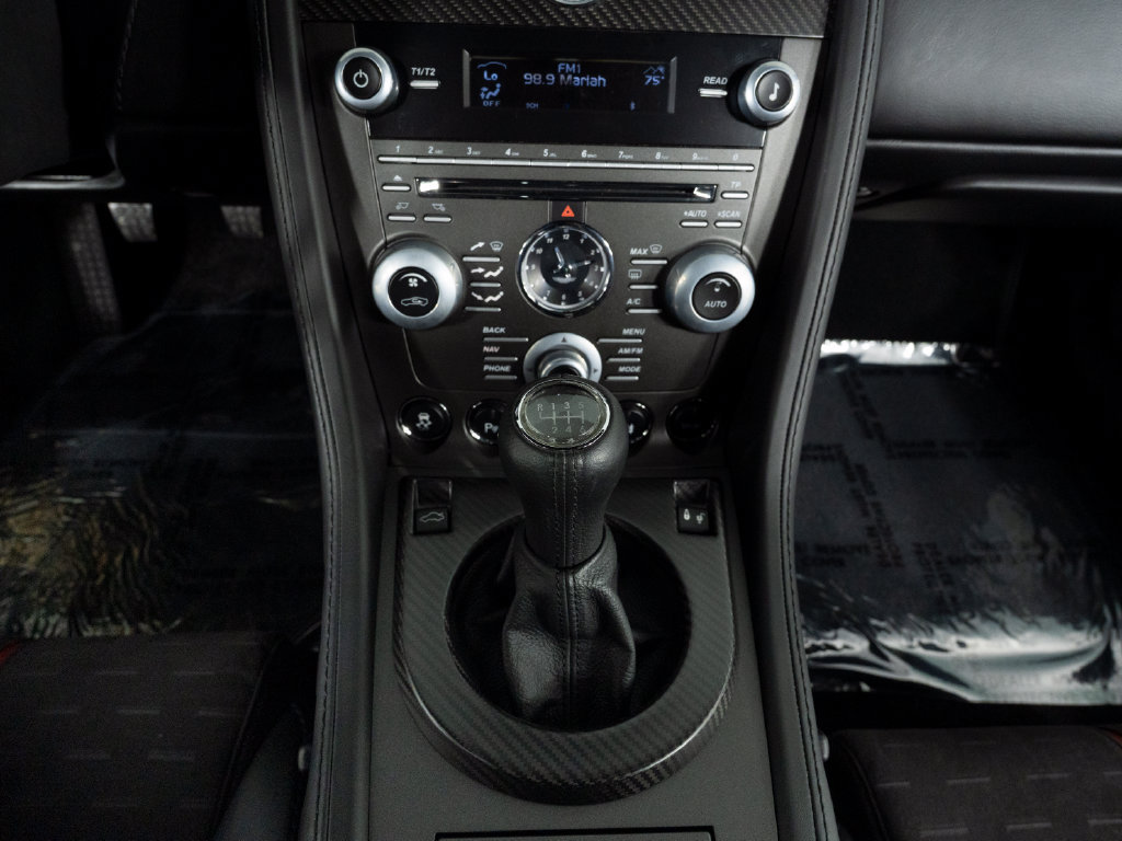 Used 2015 Aston Martin V8 Vantage GT RWD image 27