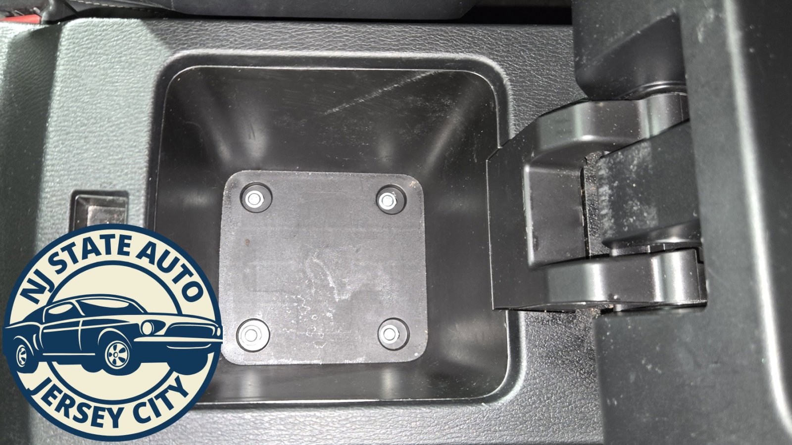 Used 2022 Mitsubishi Outlander SE image 17