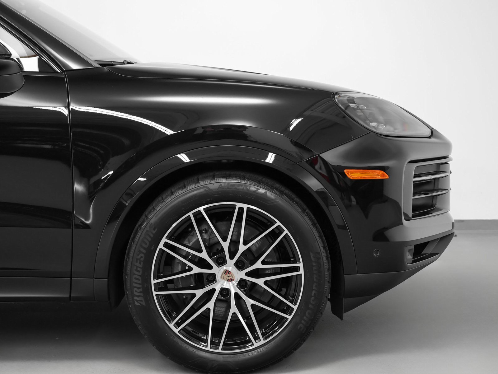Used 2025 Porsche Cayenne image 14