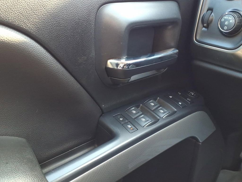 Used 2018 Chevrolet Silverado 1500 LT w/ All Star Edition image 11