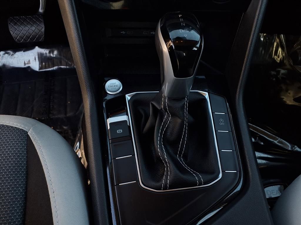 Certified 2025 Volkswagen Taos S image 14