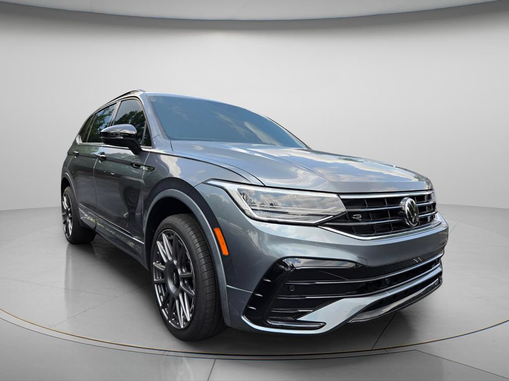 Used 2022 Volkswagen Tiguan SE R-Line FWD image 4