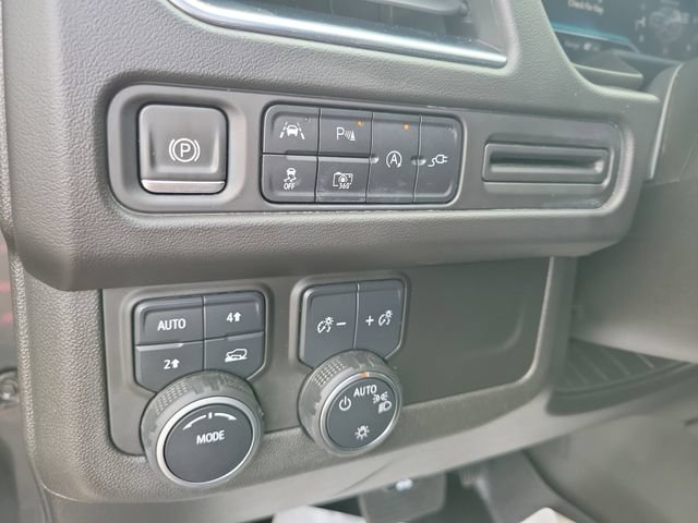 Used 2022 Chevrolet Tahoe LT w/ Luxury Package AWD/4WD image 22