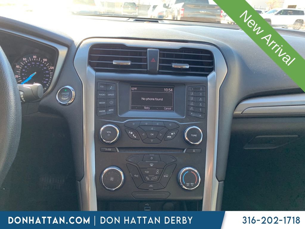 Used 2017 Ford Fusion SE image 11