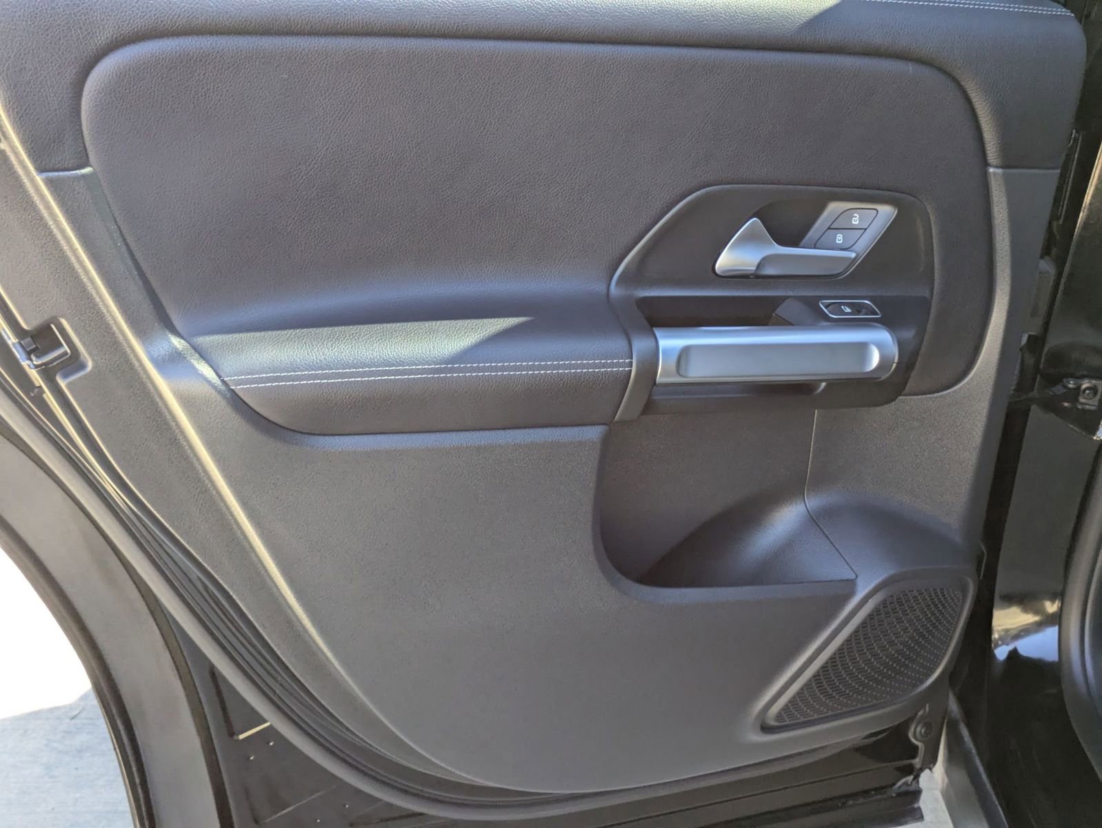 Used 2023 Mercedes-Benz GLB 250 4MATIC image 14