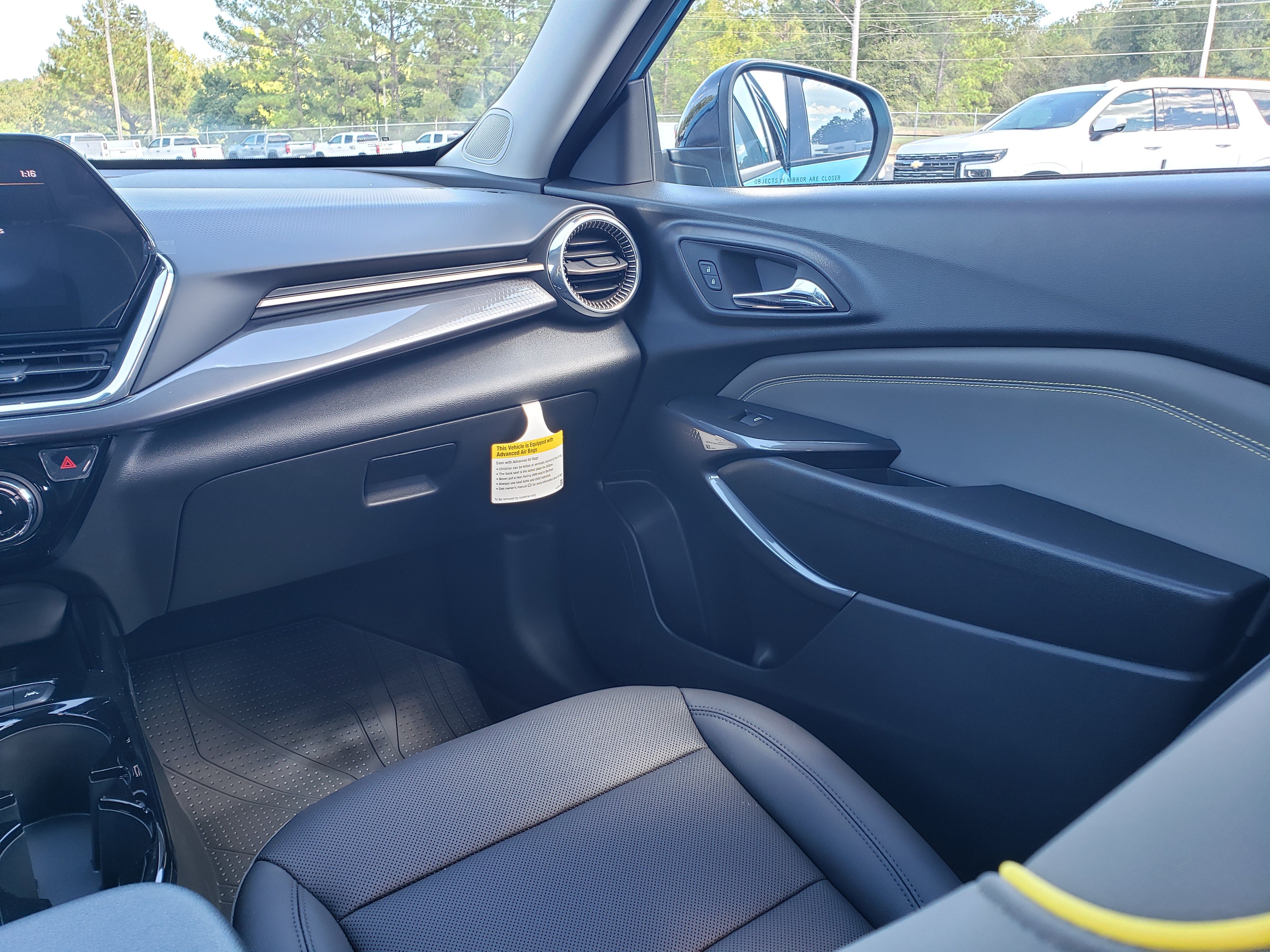New 2026 Chevrolet Trax ACTIV w/ Sunroof Package FWD image 36