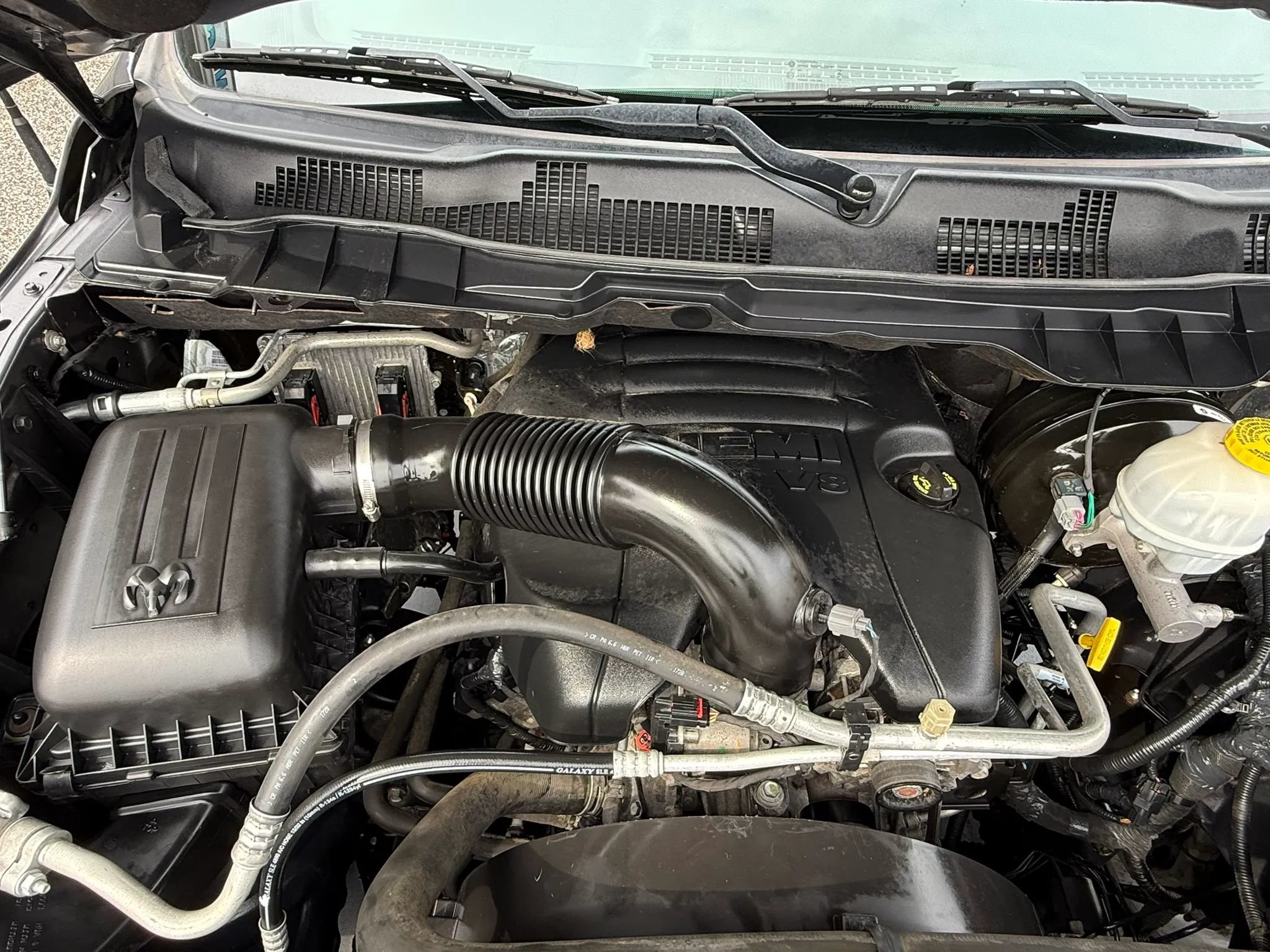 Used 2019 RAM 1500 Classic SLT AWD/4WD image 10