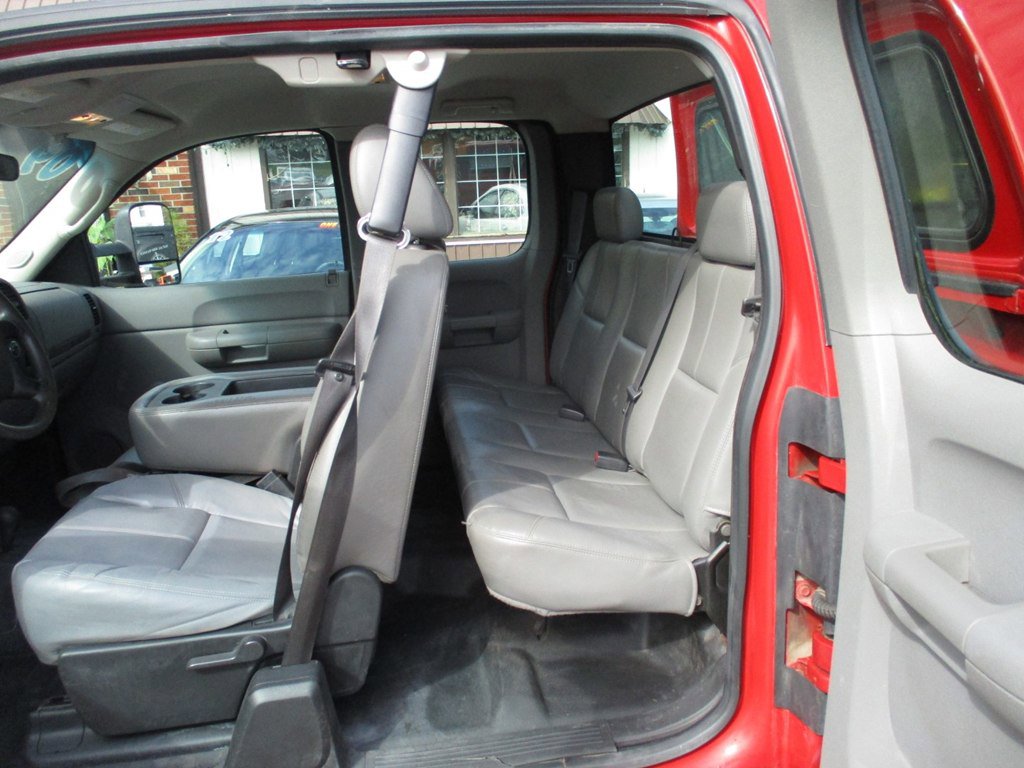 Used 2009 Chevrolet Silverado 2500 W/T AWD/4WD image 9