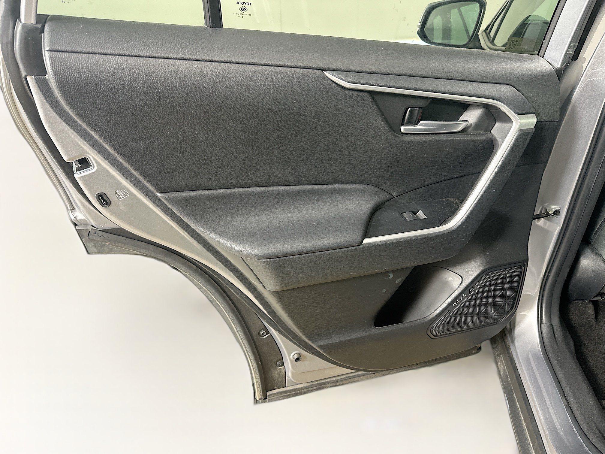 Used 2023 Toyota RAV4 XLE FWD image 25