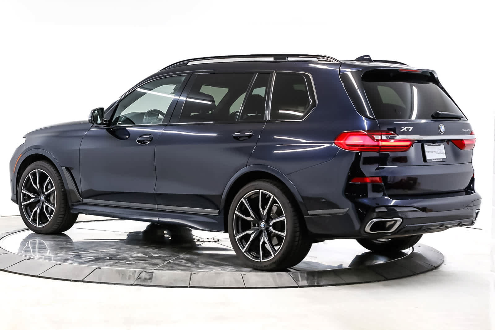 Used 2019 BMW X7 xDrive40i w/ Premium Package AWD/4WD image 3