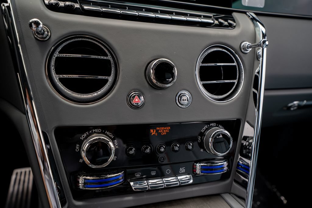 Used 2025 Rolls-Royce Cullinan AWD/4WD image 42