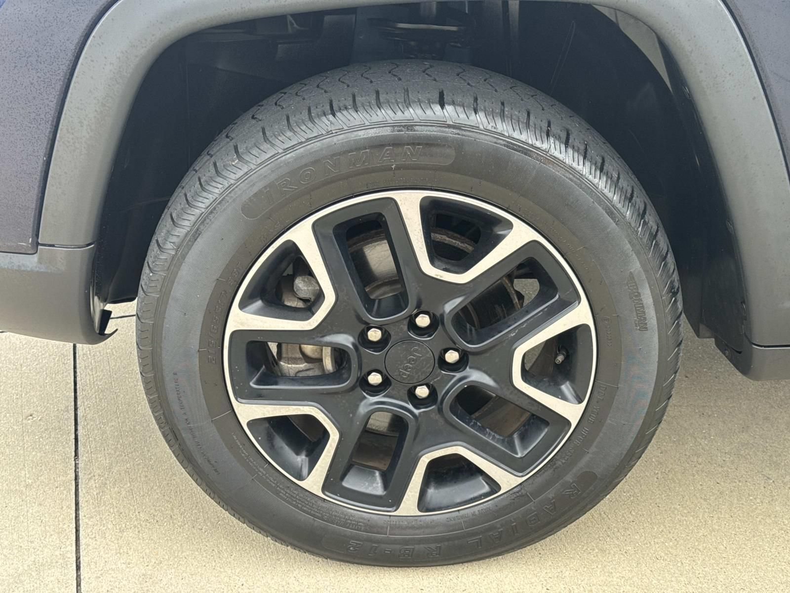 Used 2019 Jeep Compass Trailhawk AWD/4WD image 4