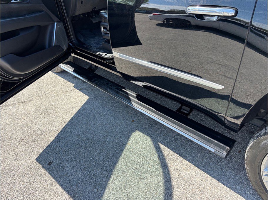 Used 2019 Cadillac Escalade ESV Platinum image 18