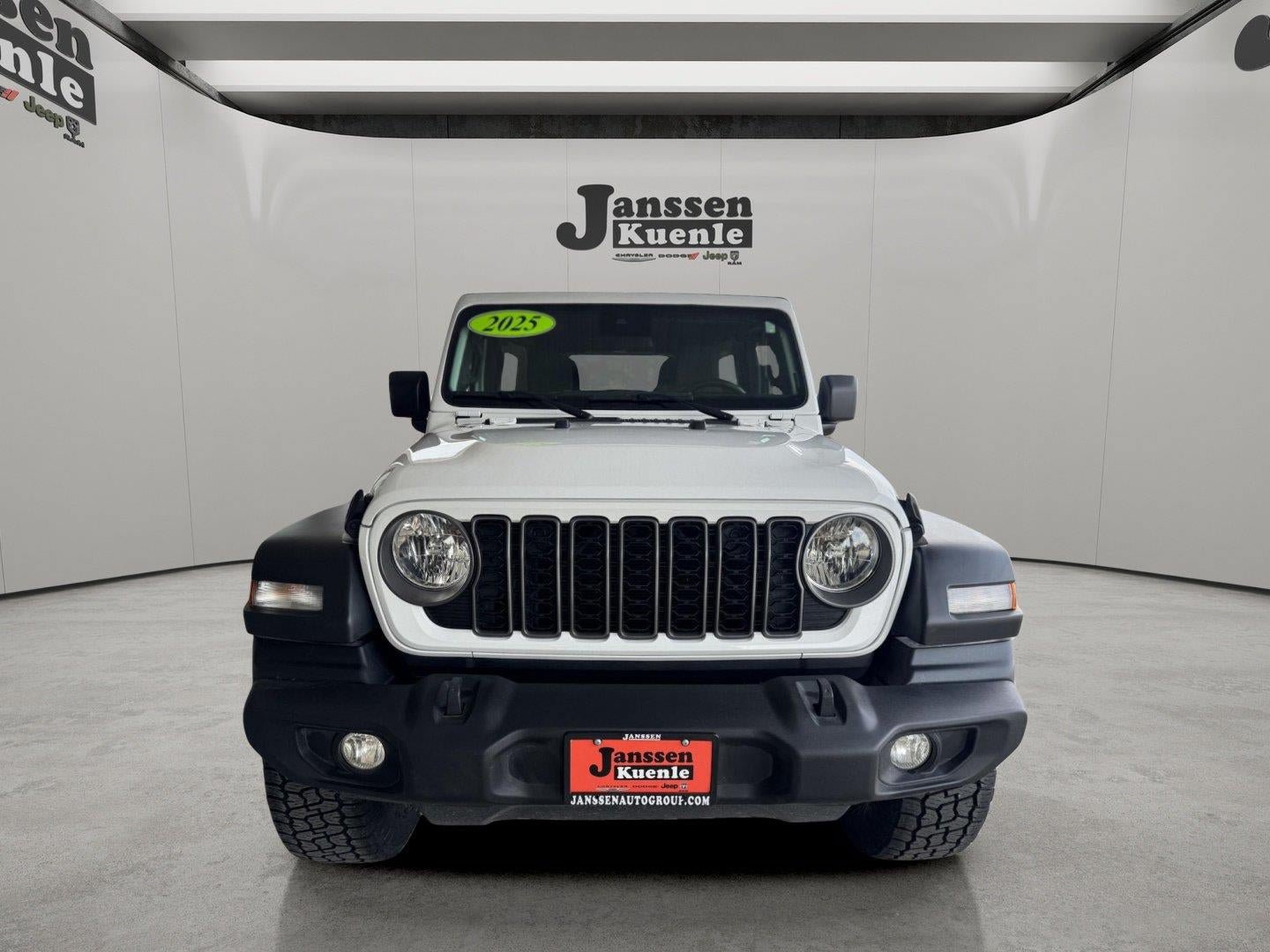 Used 2025 Jeep Wrangler Unlimited Sport AWD/4WD image 4