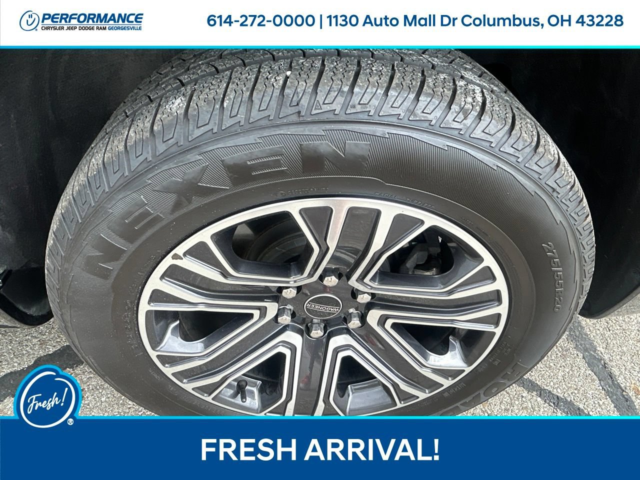 Used 2025 Jeep Wagoneer 4WD image 11