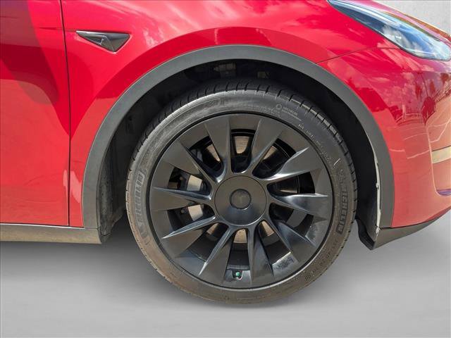 Used 2022 Tesla Model Y Long Range image 24