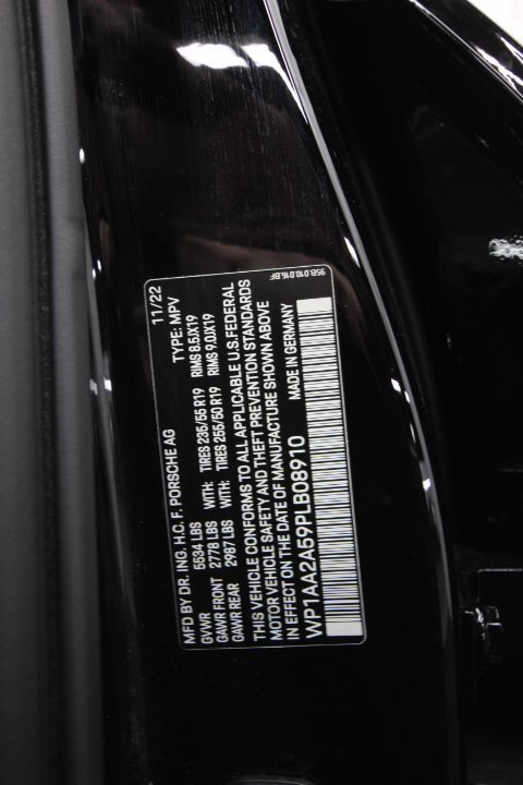 Used 2023 Porsche Macan image 23