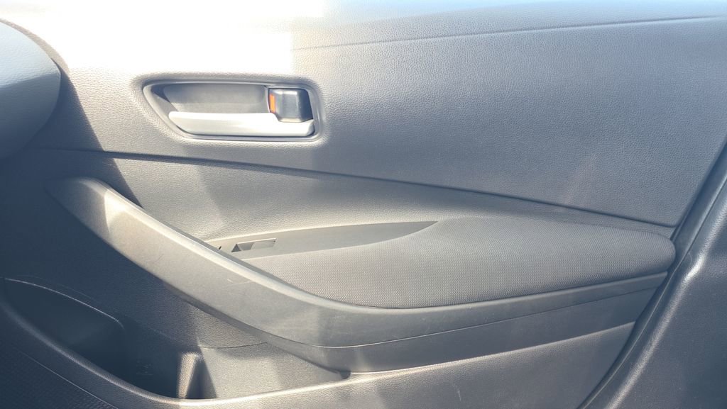 Used 2021 Toyota Corolla LE w/ LE Convenience Package FWD image 13