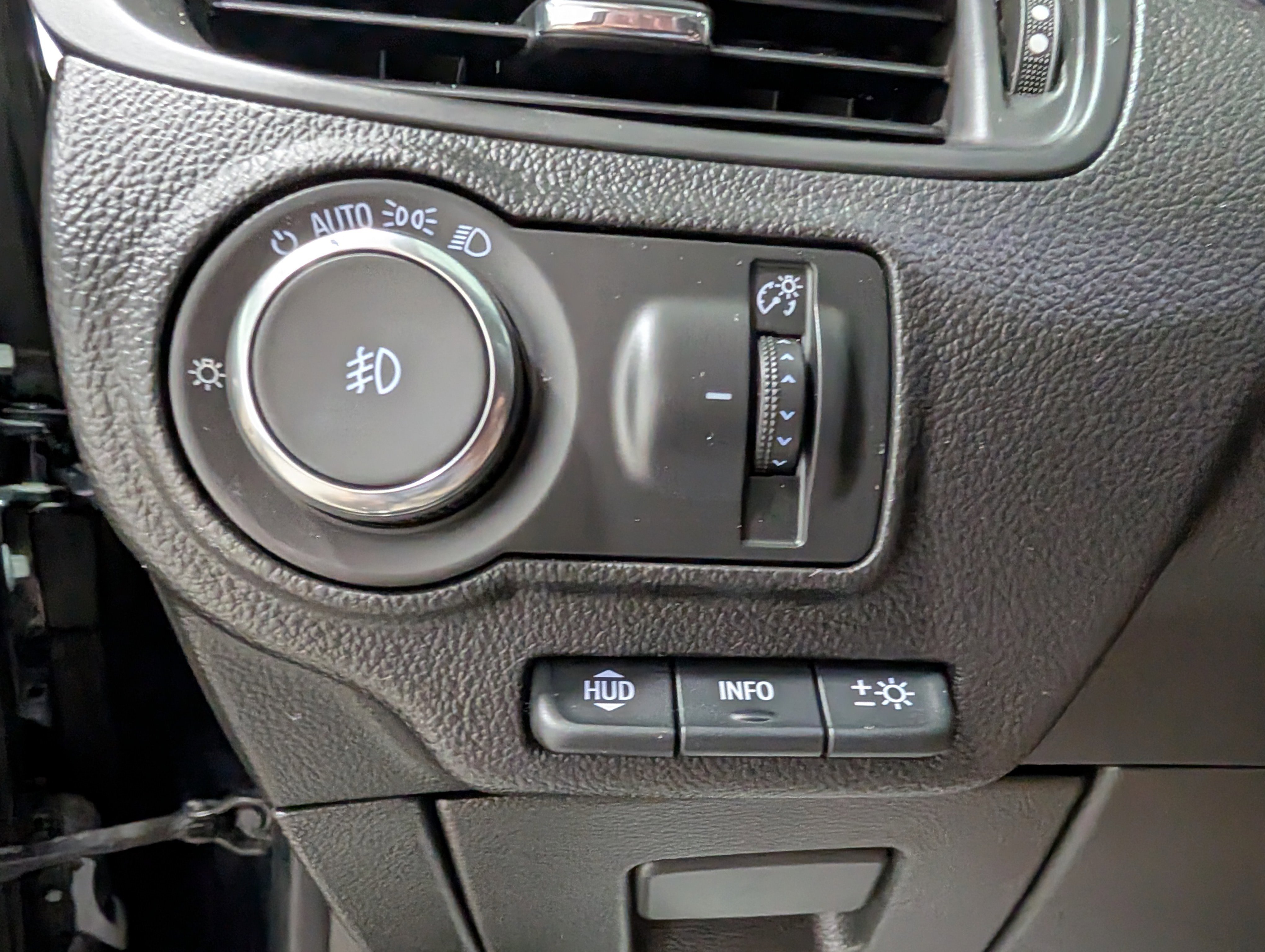 Used 2020 Buick Envision Premium w/ Driver Confidence Package image 21