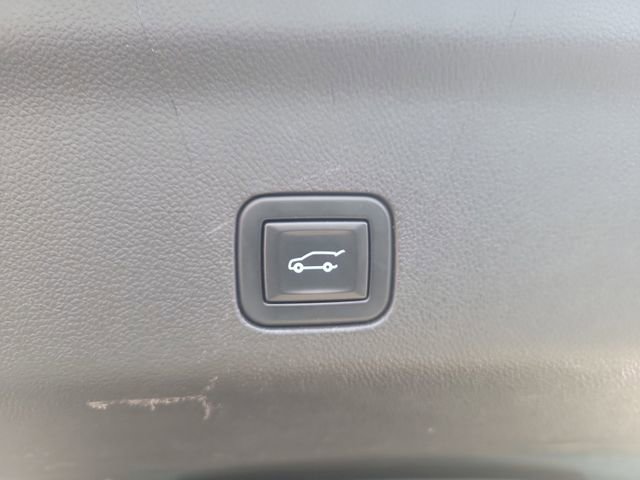 Used 2021 Cadillac Escalade Premium Luxury image 9