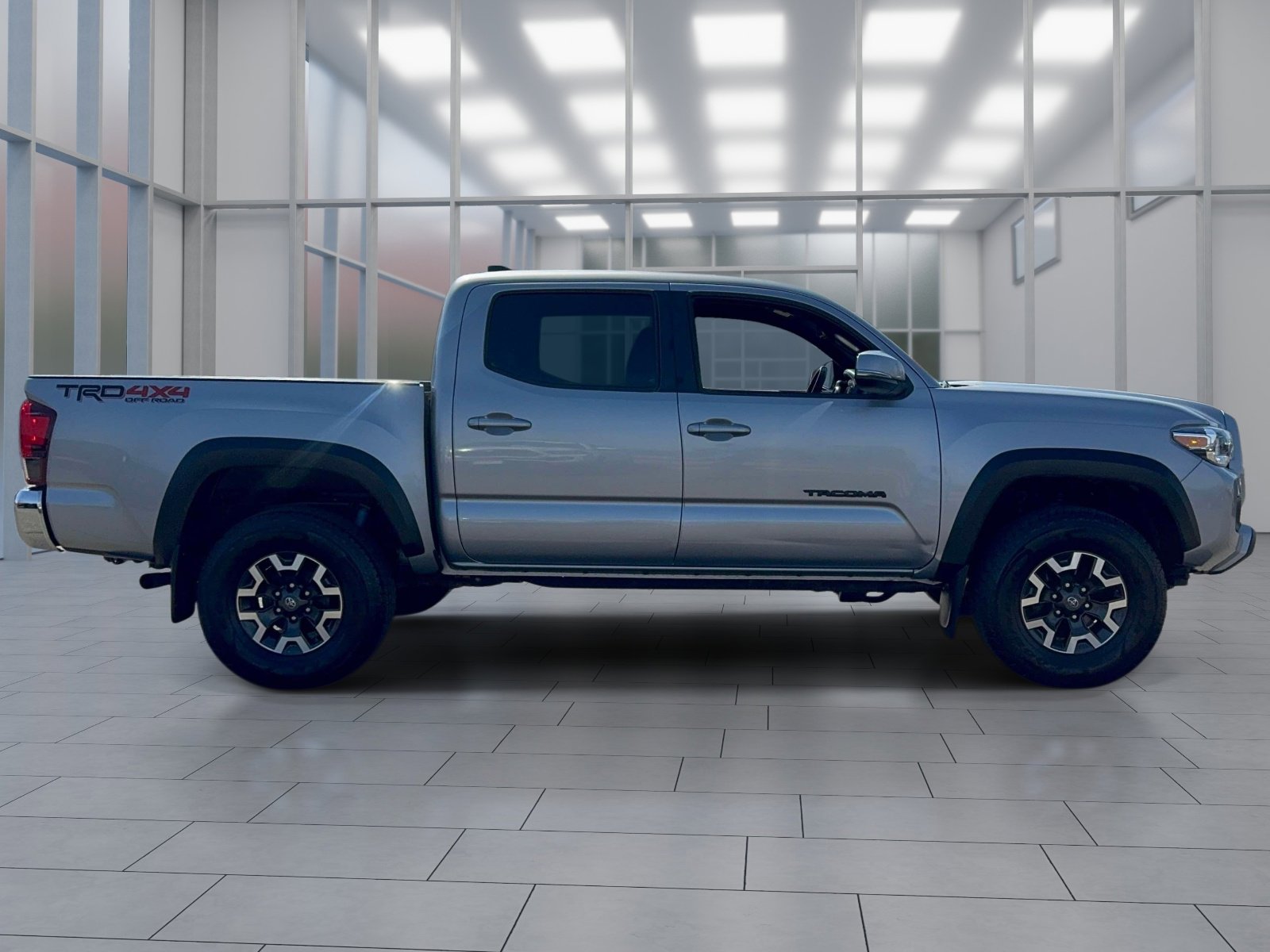 Used 2019 Toyota Tacoma TRD Off-Road image 4