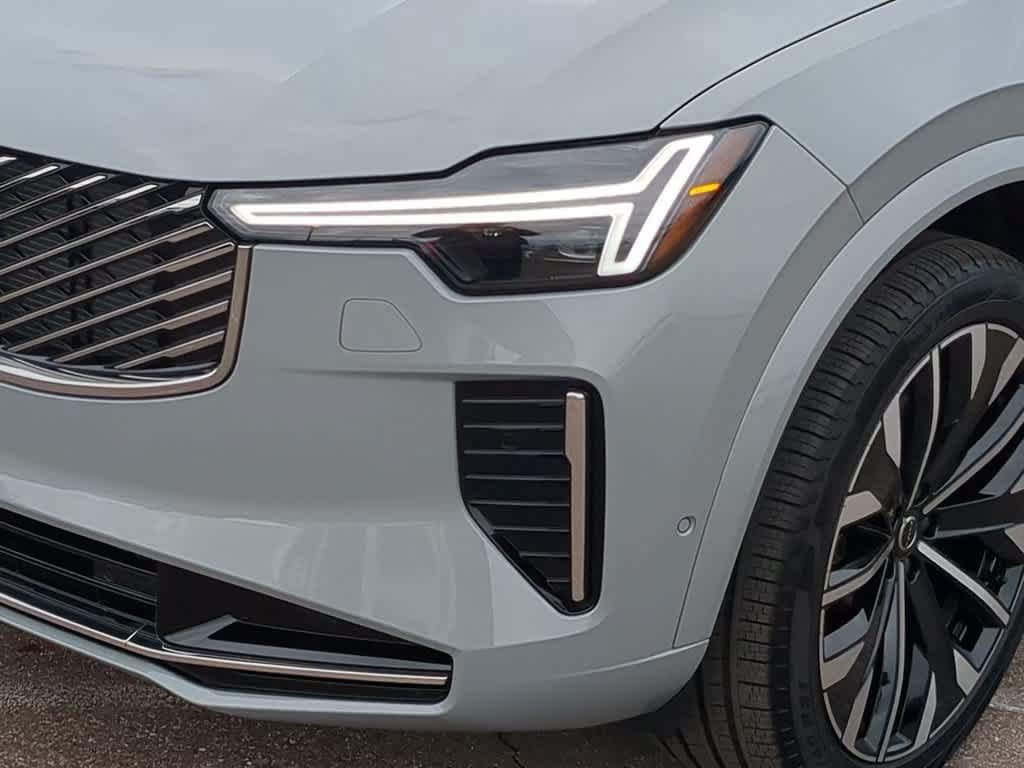 Used 2026 Volvo XC90 B6 Plus w/ Protection Package Premier AWD/4WD image 10