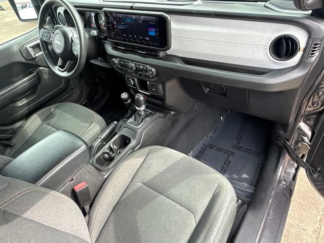 Used 2024 Jeep Wrangler Unlimited Sport AWD/4WD image 17