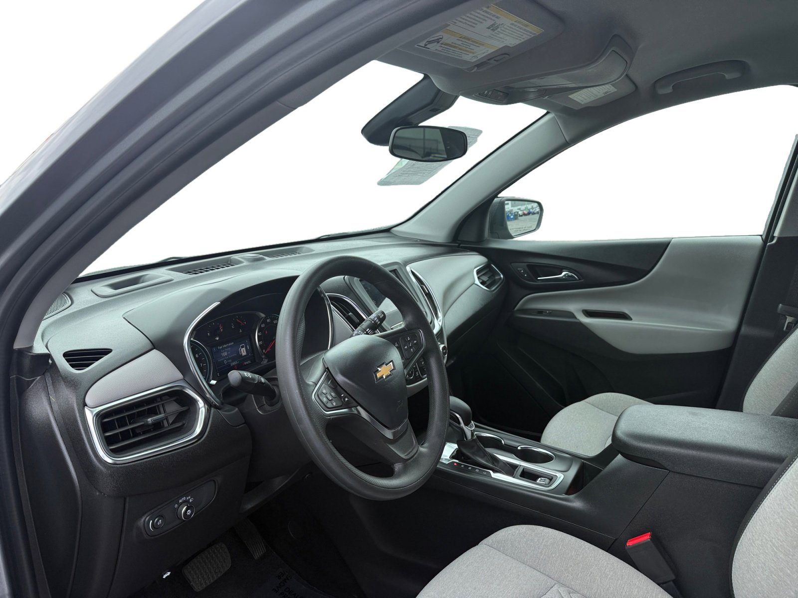 Used 2024 Chevrolet Equinox LS w/ LS Convenience Package FWD image 9