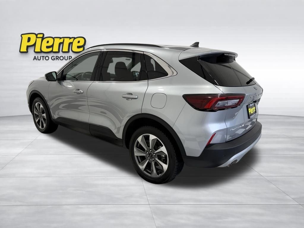 Used 2024 Ford Escape Platinum AWD/4WD image 2
