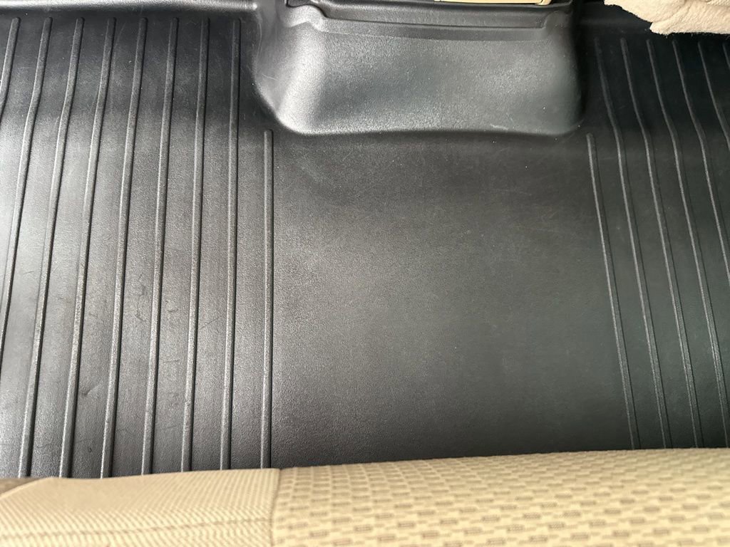 Used 2011 Ford F150 XLT w/ XLT Chrome Pkg image 14