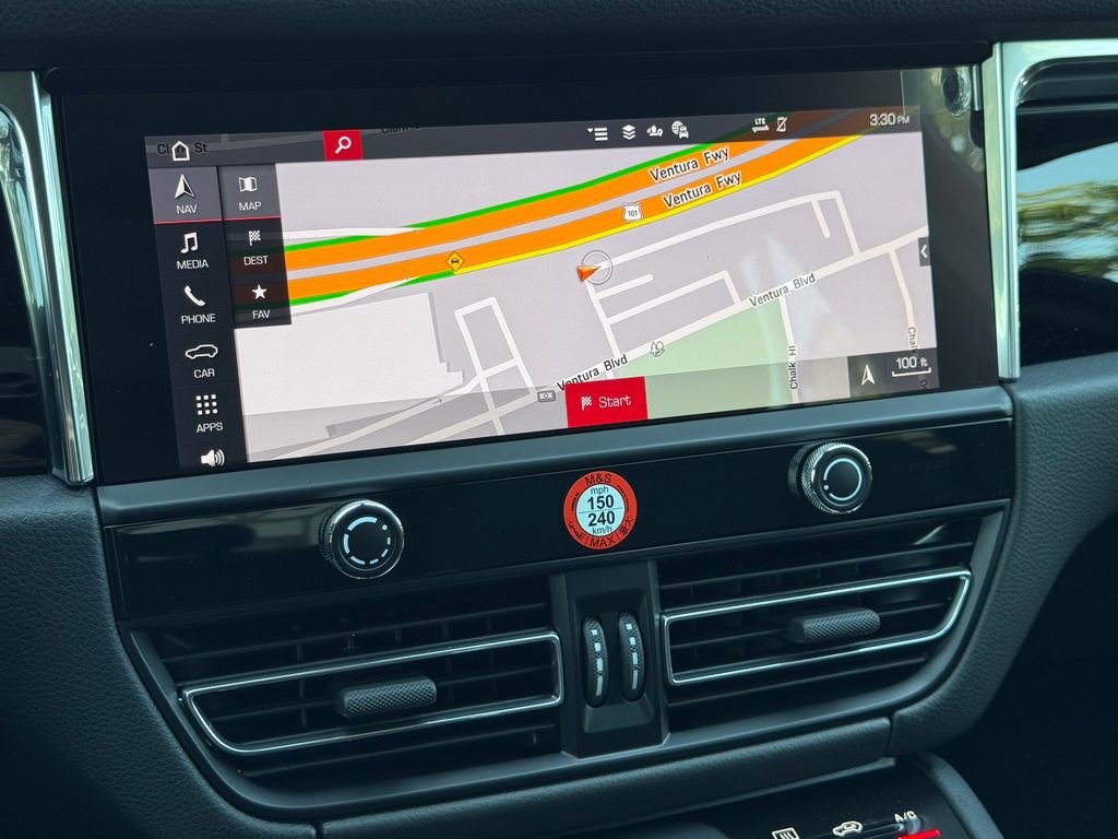 Used 2025 Porsche Macan image 20