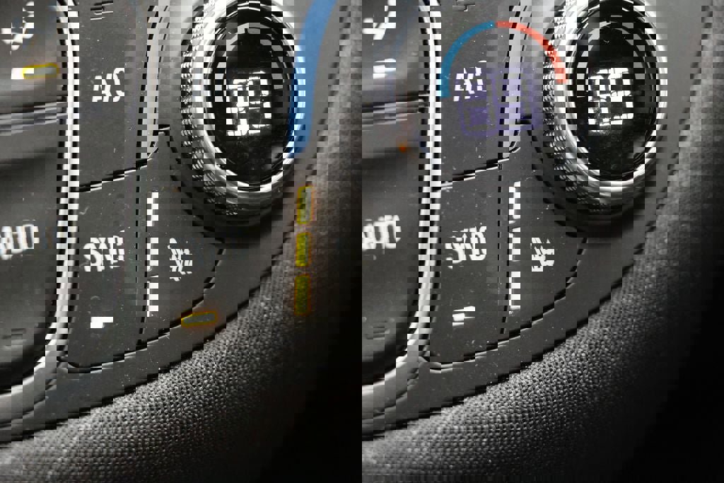 Used 2024 Chevrolet Malibu LT image 27