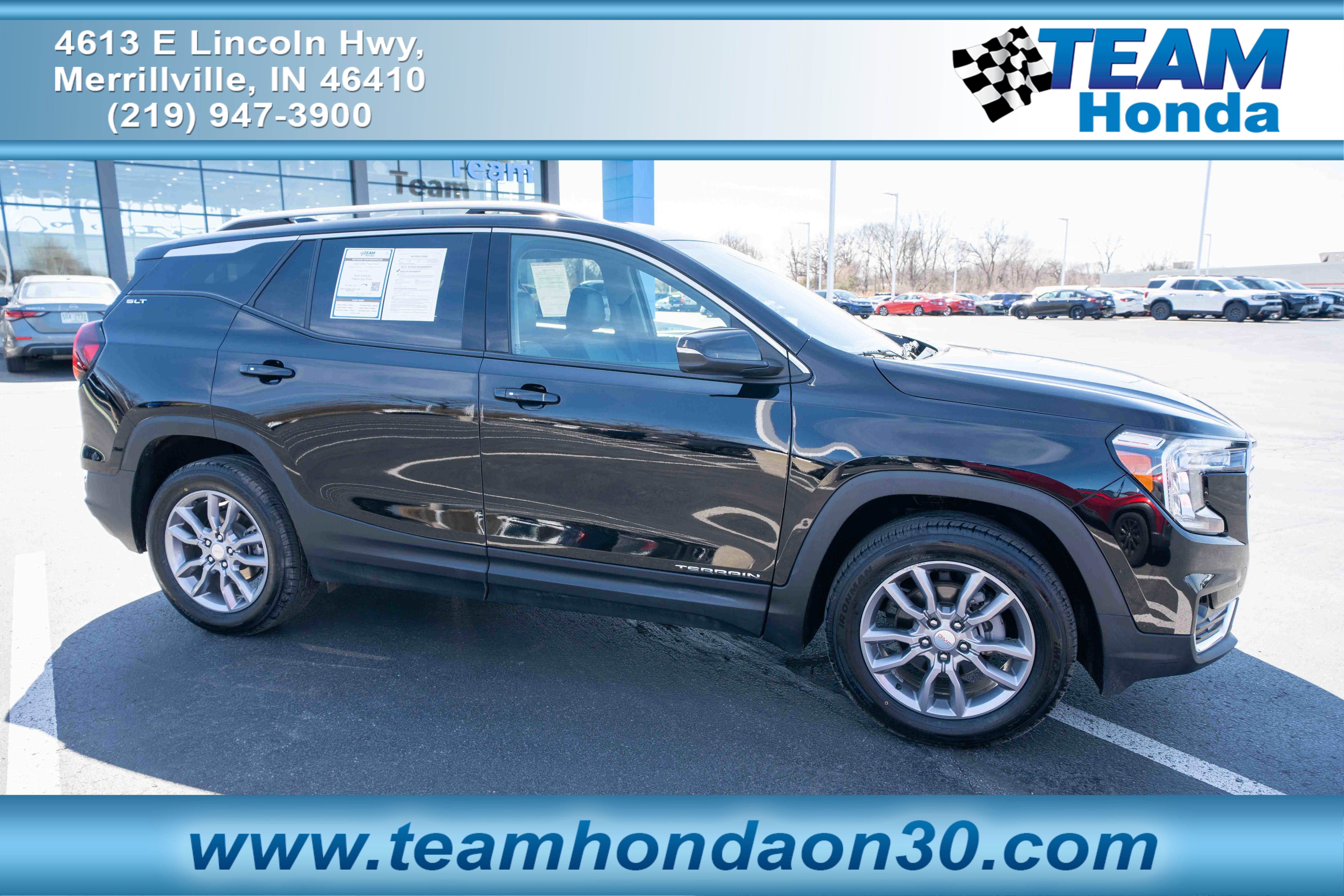 Used 2022 GMC Terrain SLT image 1