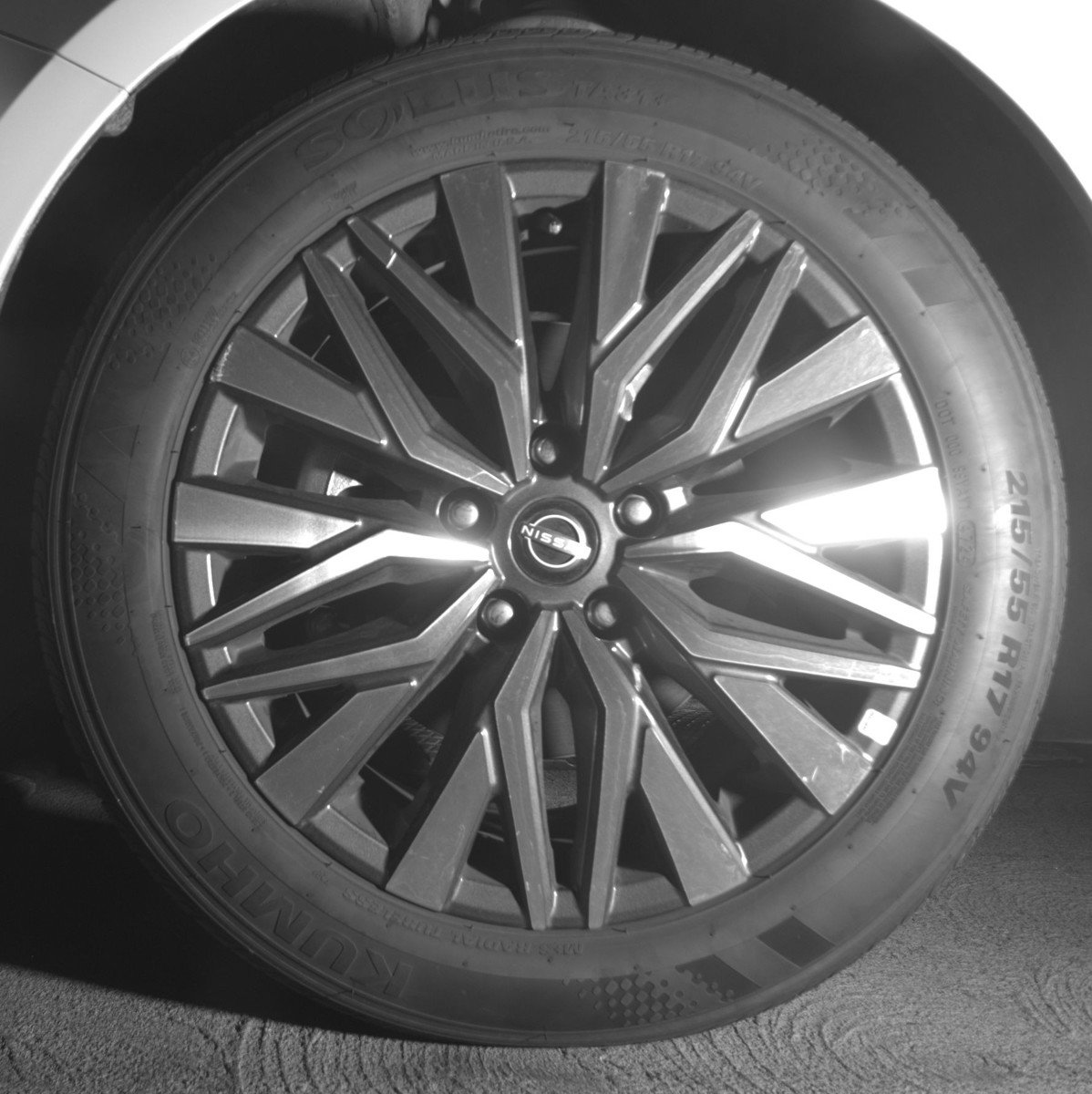 Used 2025 Nissan Altima 2.5 SV FWD image 12