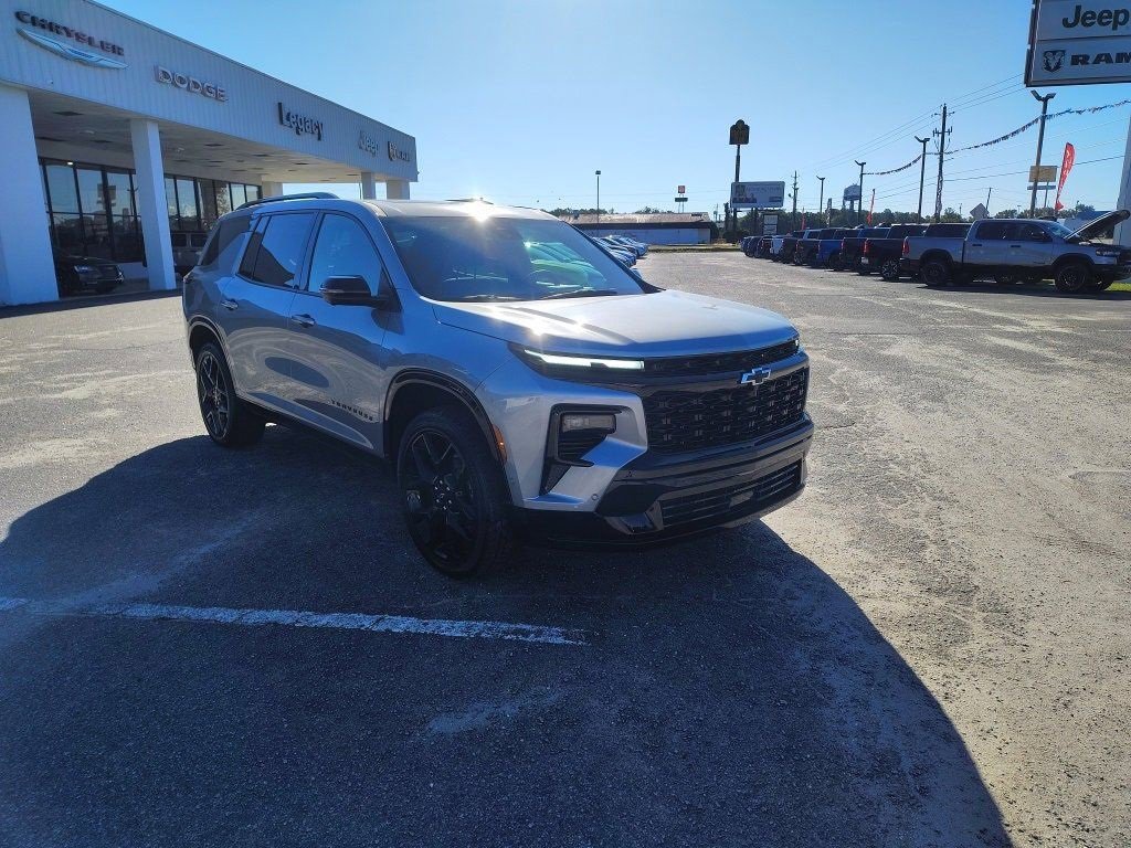 Used 2024 Chevrolet Traverse RS w/ LPO, Floor Liner Package image 4