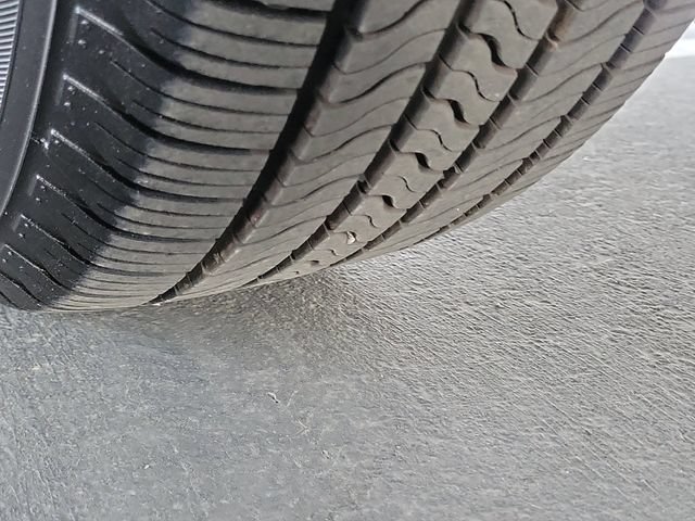 Used 2025 Toyota RAV4 XLE FWD image 33