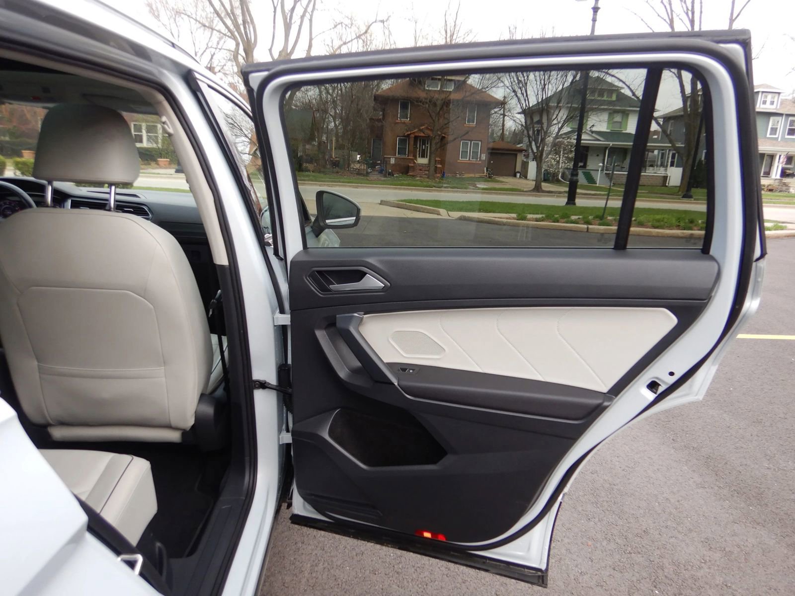 Used 2019 Volkswagen Tiguan SEL Premium AWD/4WD image 24