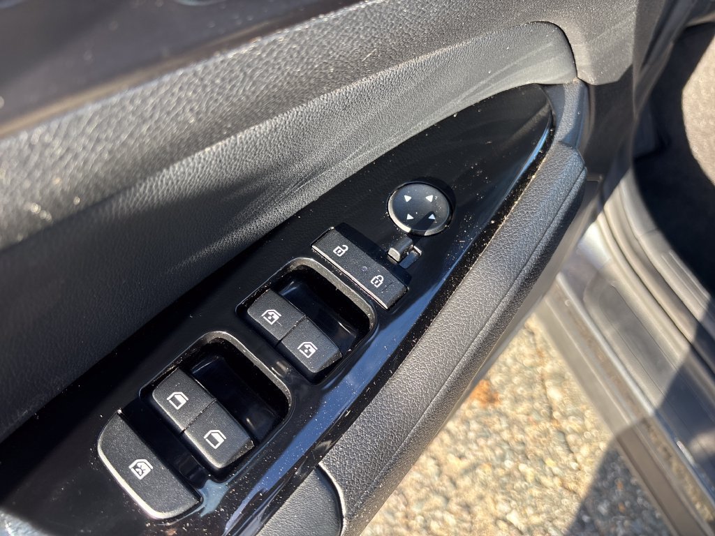 Used 2023 Kia Sportage EX AWD/4WD image 11