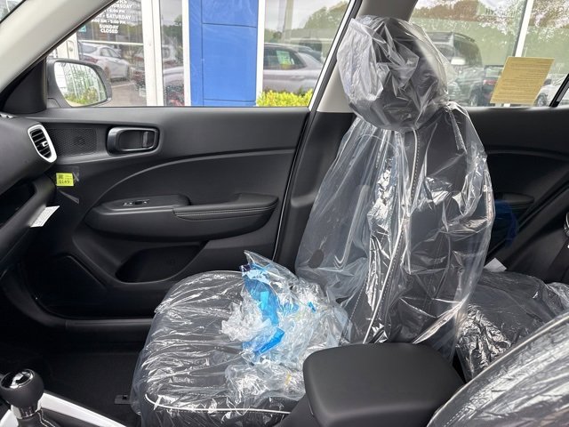 Used 2025 Hyundai Venue Limited image 19