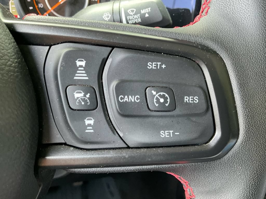 Used 2024 Jeep Gladiator Rubicon w/ Technology Group AWD/4WD image 34