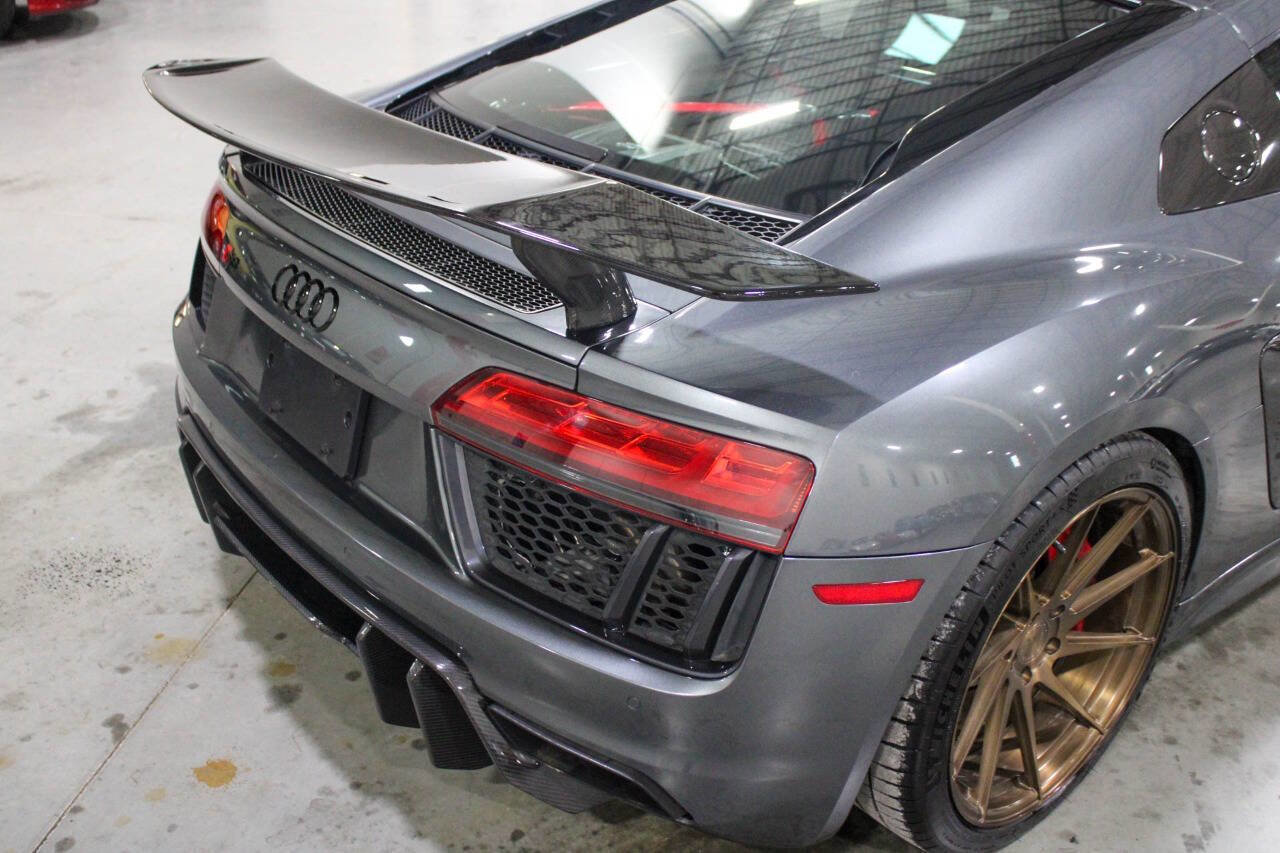 Used 2017 Audi R8 V10 w/ Carbon Exterior Package image 21