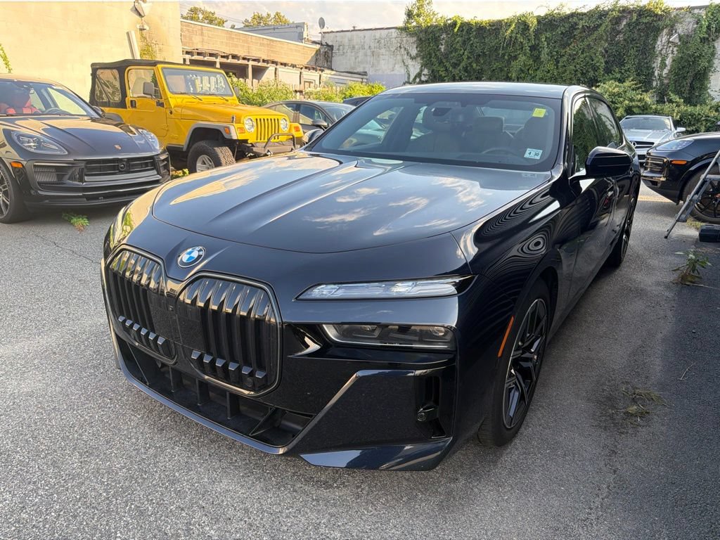 Used 2025 BMW 740i xDrive w/ Executive Package AWD/4WD image 1