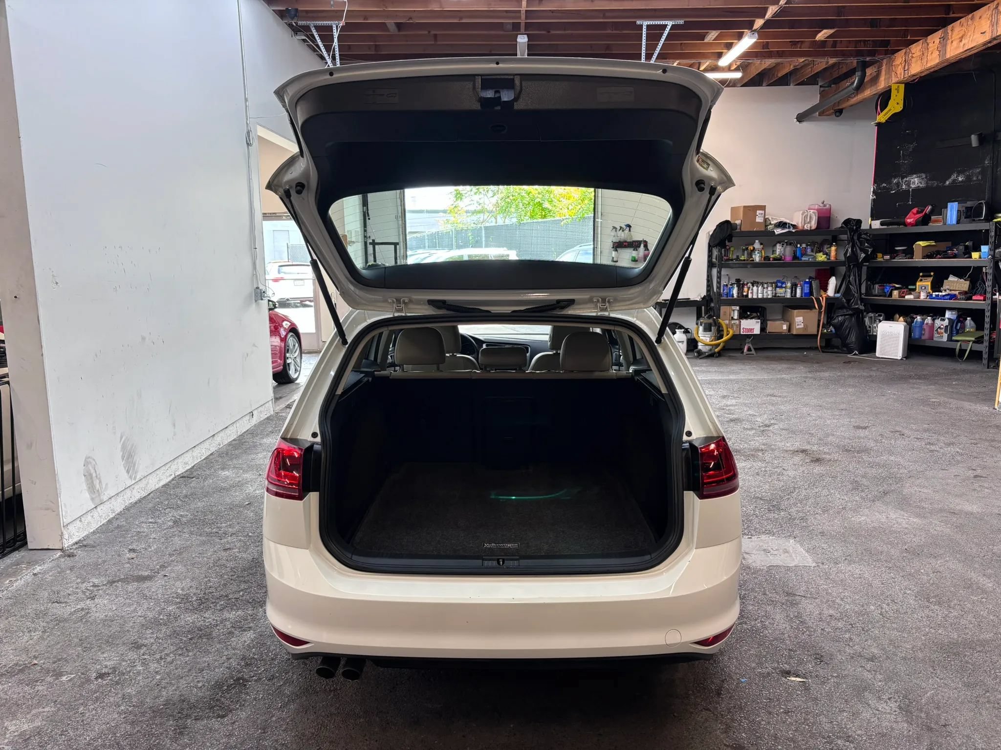 Used 2015 Volkswagen Golf TDI S FWD image 24