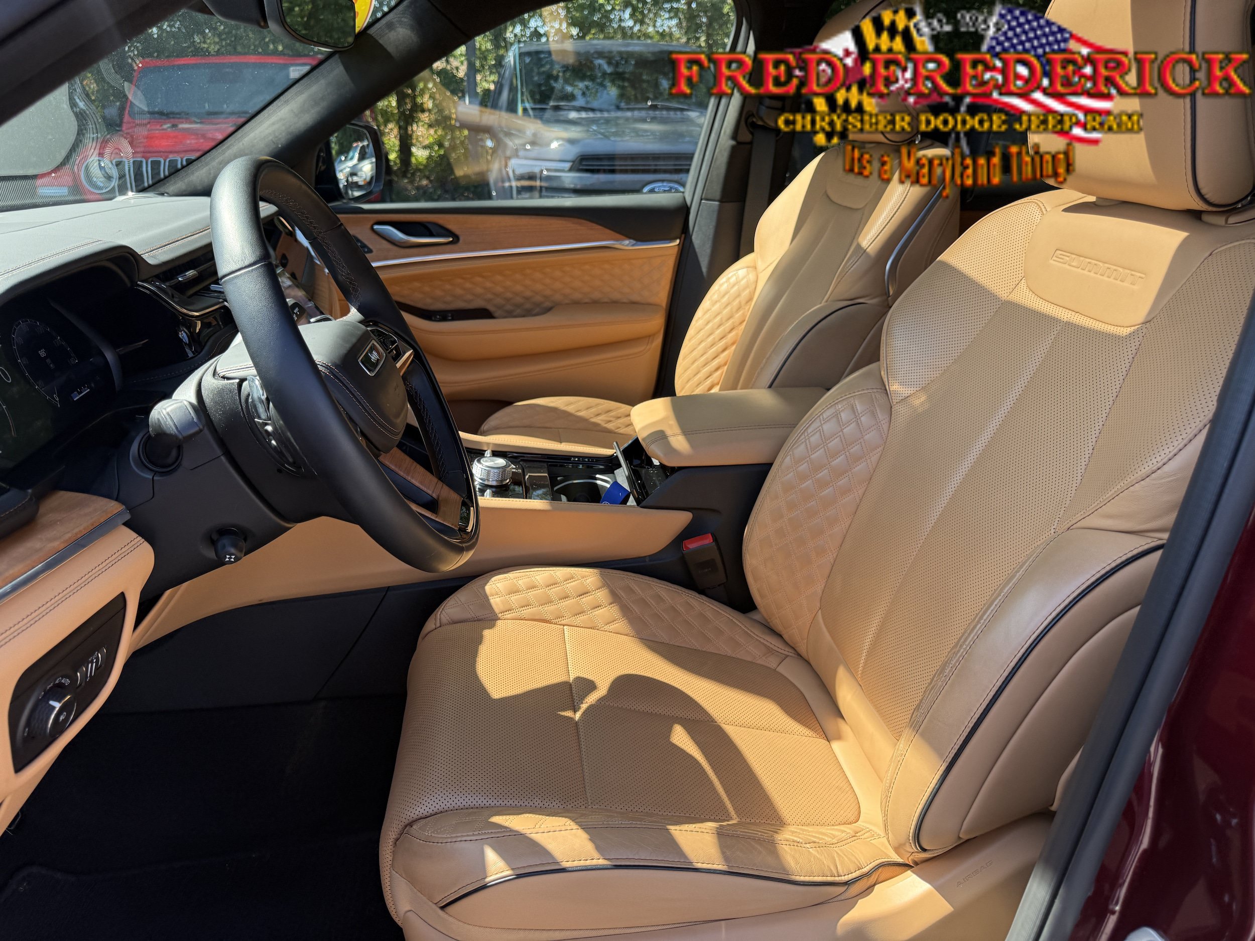 Used 2025 Jeep Grand Cherokee L Summit AWD/4WD image 15