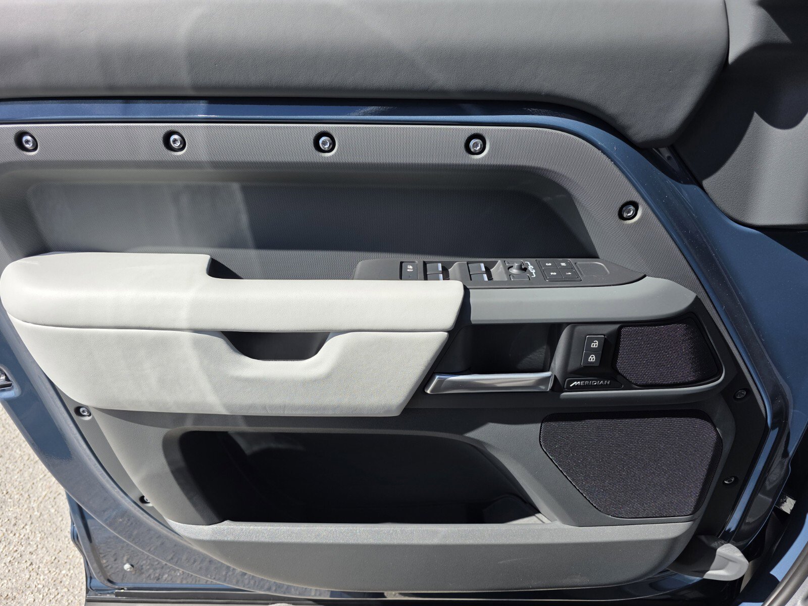 Used 2026 Land Rover Defender 110 S image 17