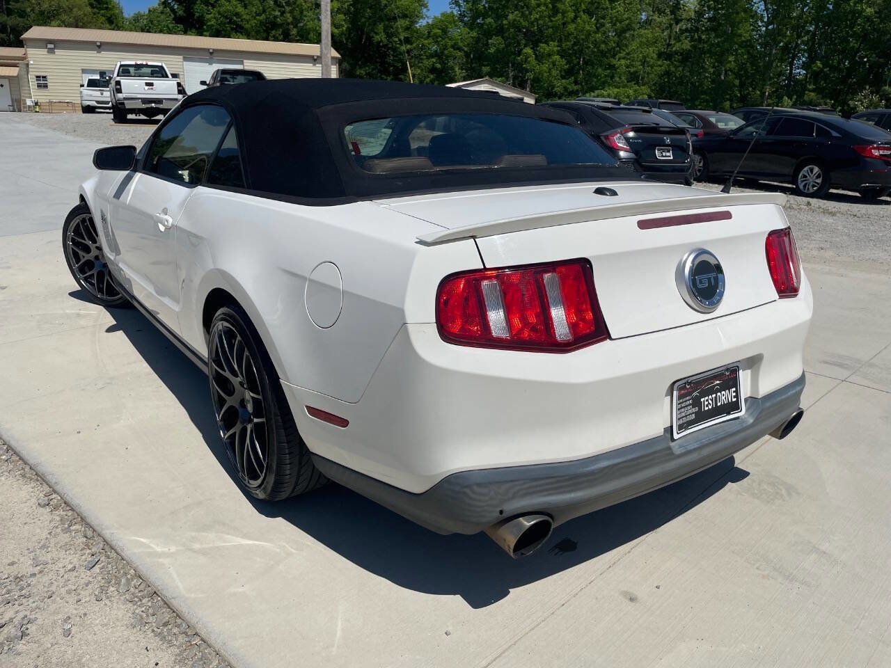Used 2010 Ford Mustang GT Premium RWD image 5