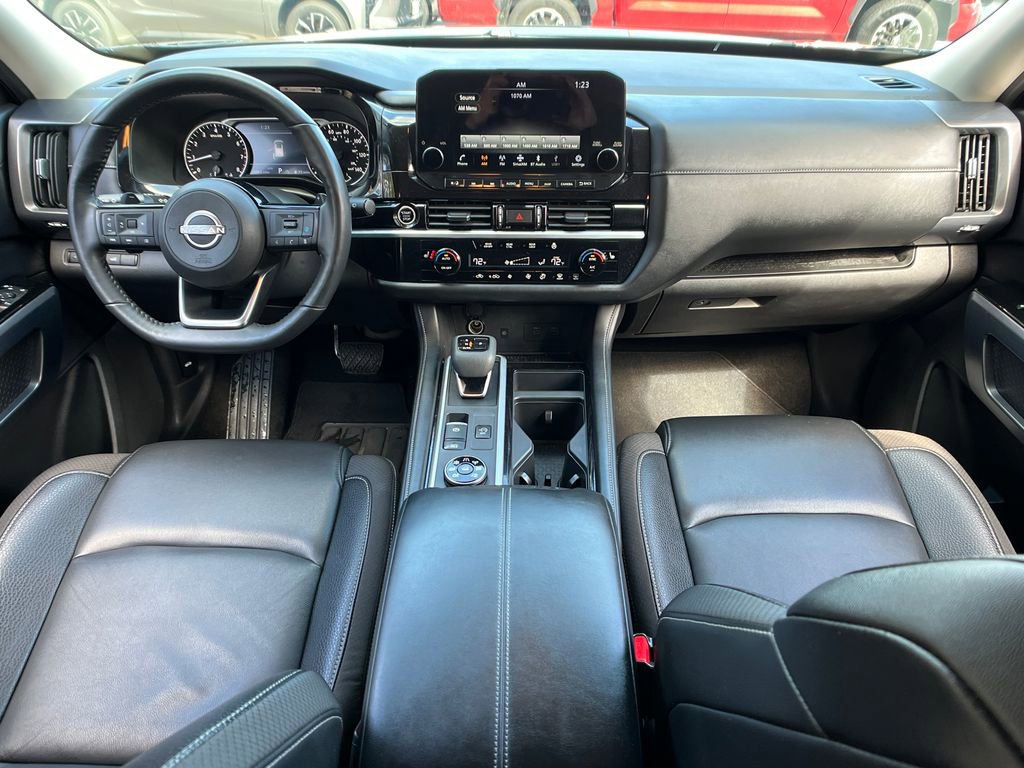 Used 2024 Nissan Pathfinder SL AWD/4WD image 13