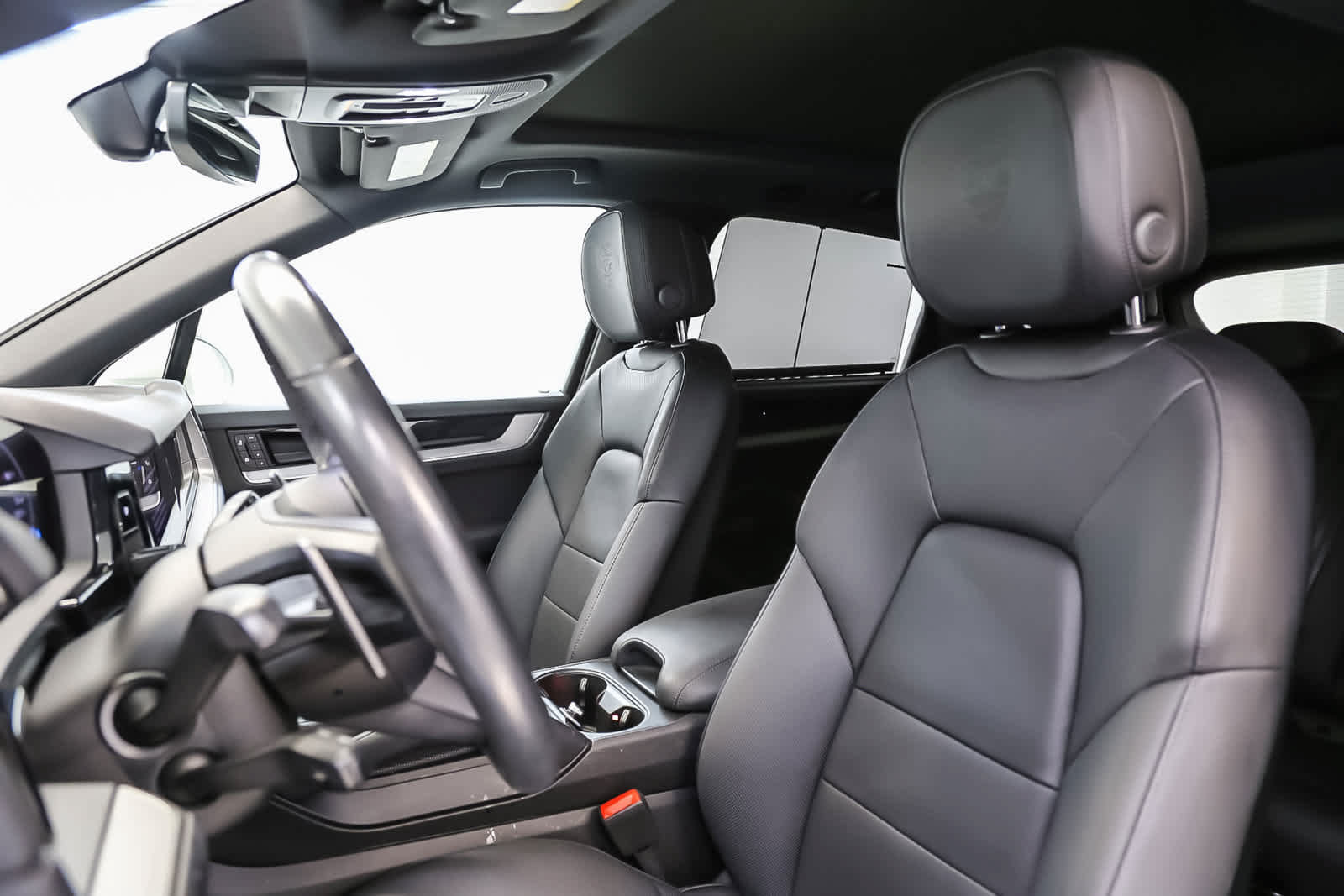 Certified 2024 Porsche Cayenne AWD/4WD image 5